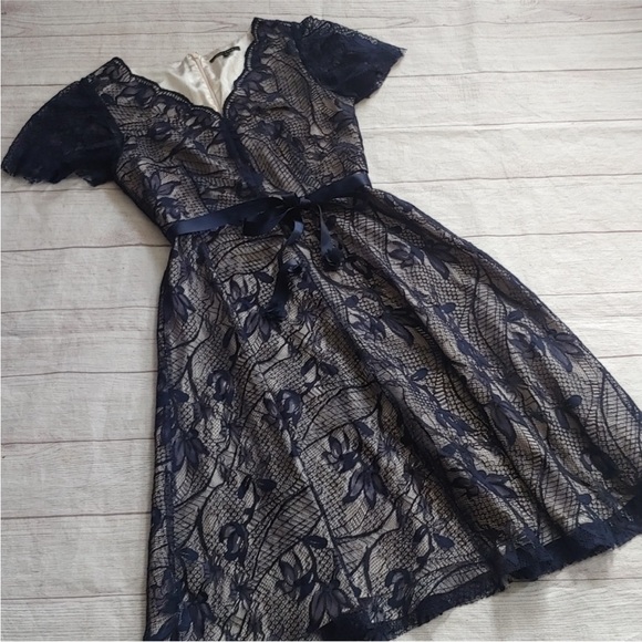 Alex Marie Dresses & Skirts - ALEX MARIE NAVY LACE DRESS